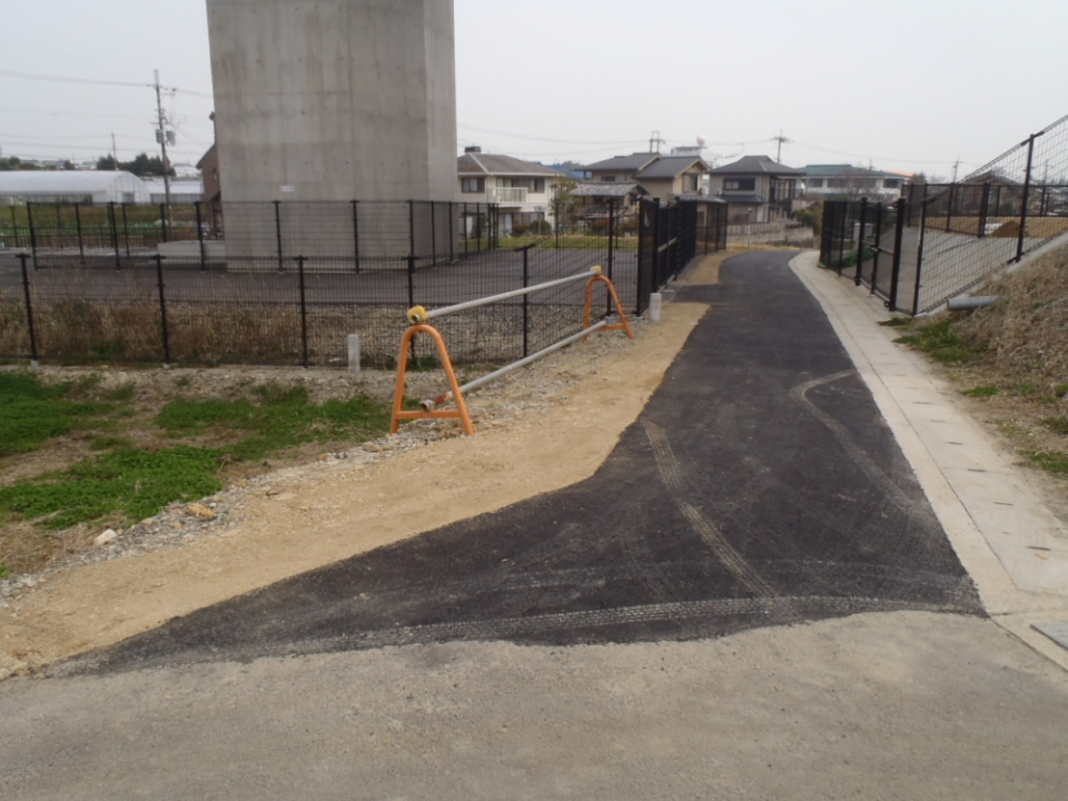 京都第二外環状道路西京区内側道部整備工事　写真3