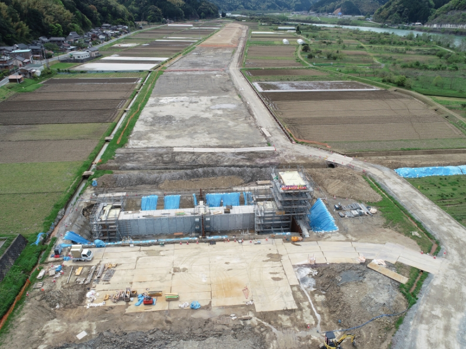 三日市地区水田谷川樋門築造工事 写真3
