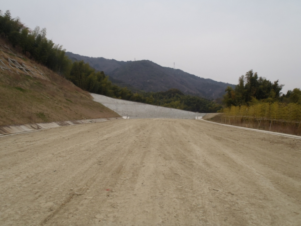 京都第二外環状道路西京区内側道部整備工事 写真6