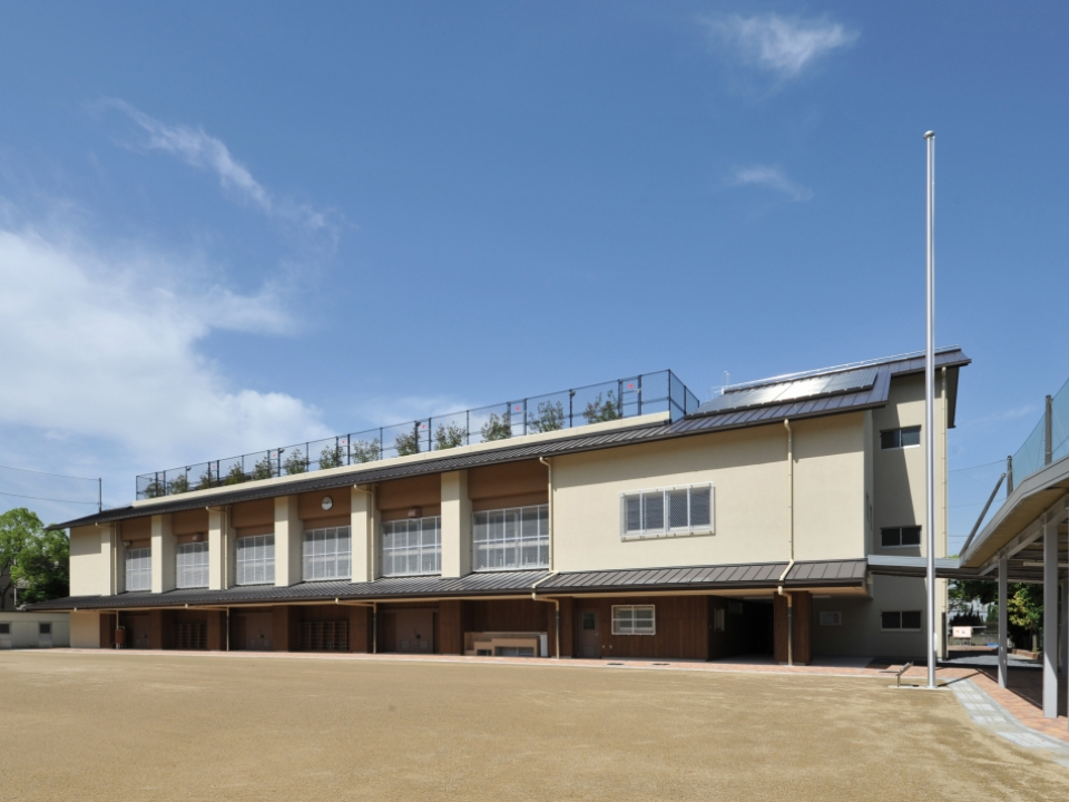 京都市立醍醐中学校体育館・テニスコート複合施設　写真1