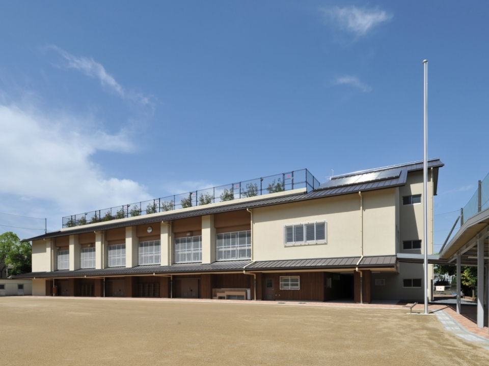 京都市立醍醐中学校体育館・テニスコート複合施設 写真1
