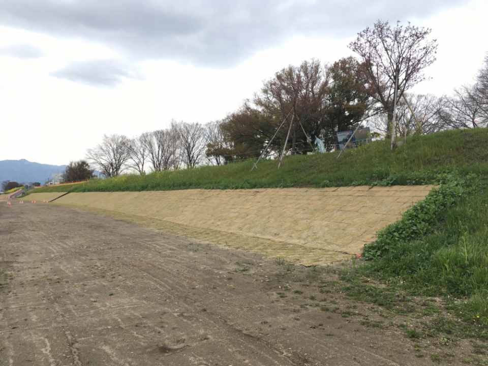 桂川久世地区他堤防強化工事 写真1