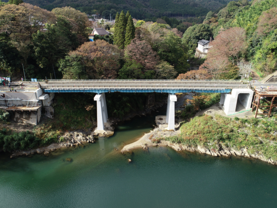 国道27号肥後橋耐震補強補修工事(橋梁補修)　写真1