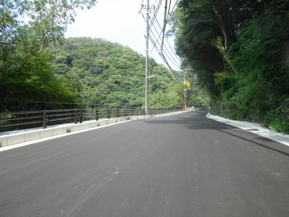 山王仙郷谷線道路拡幅工事　写真2