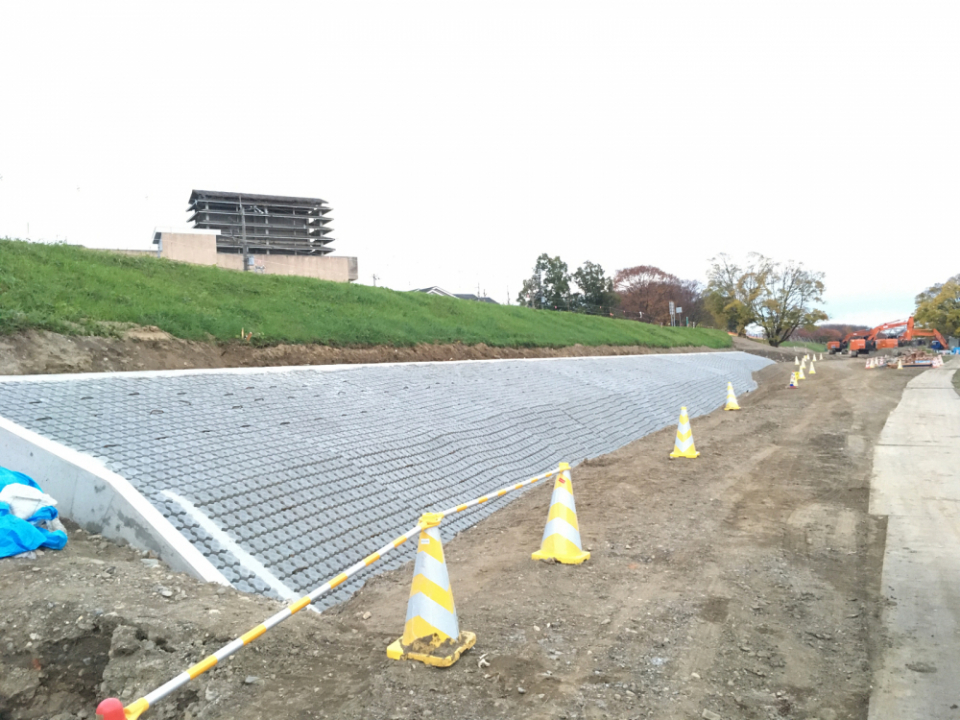 桂川久世地区他堤防強化工事 写真5