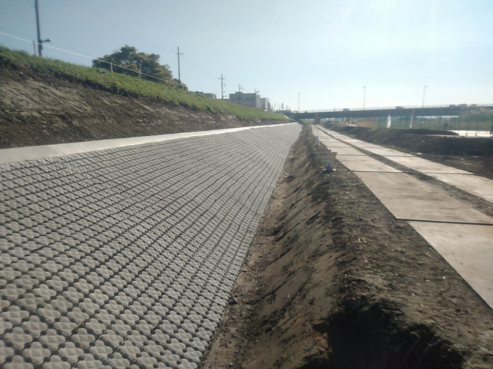 桂川久世地区他堤防強化工事 写真6